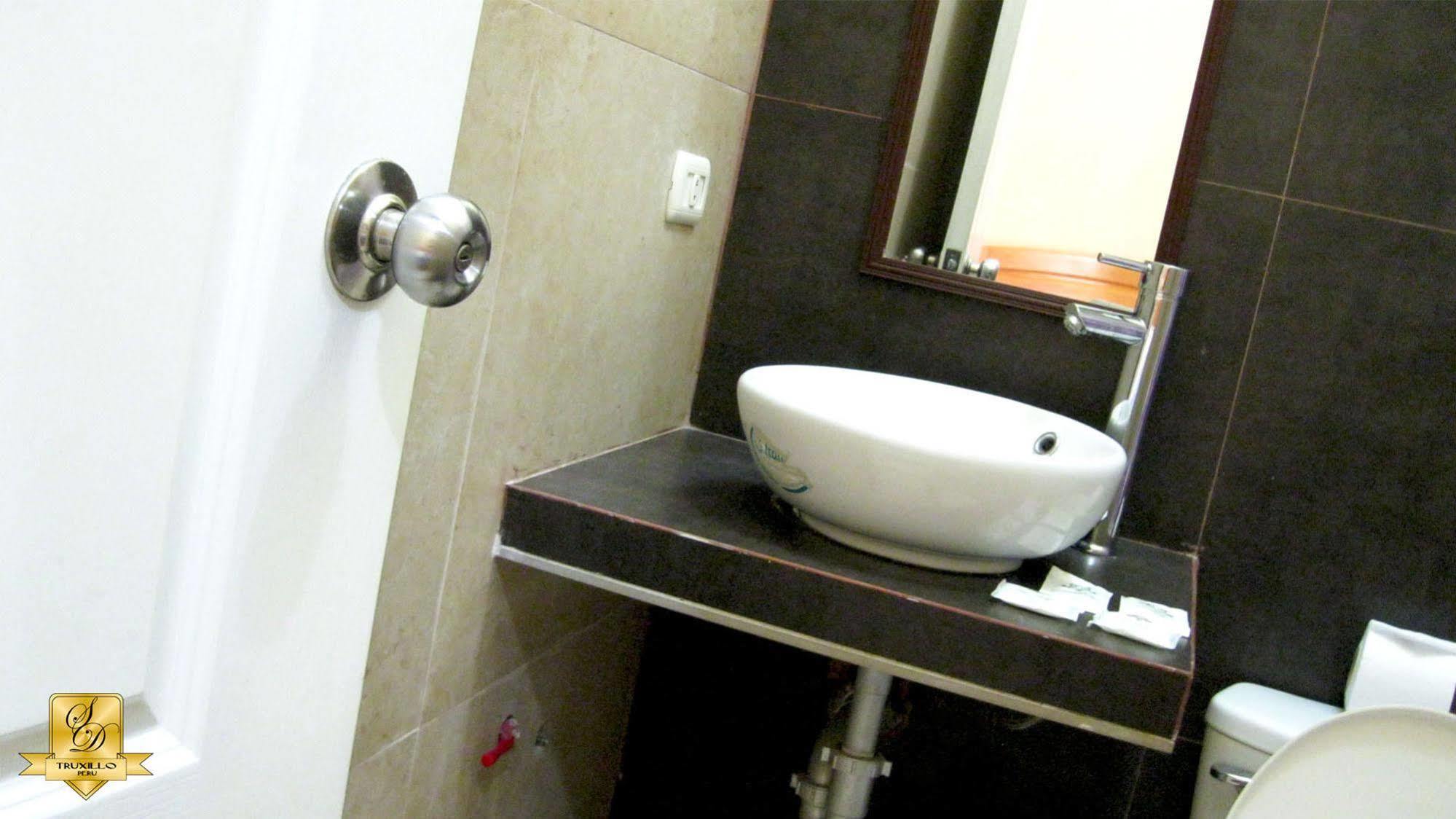 טרוחיו Hotel Ejecutivo San Diego מראה חיצוני תמונה